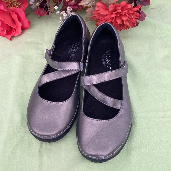 VIONIC with ORTHAHEEL Technology - Picture 5 of 10